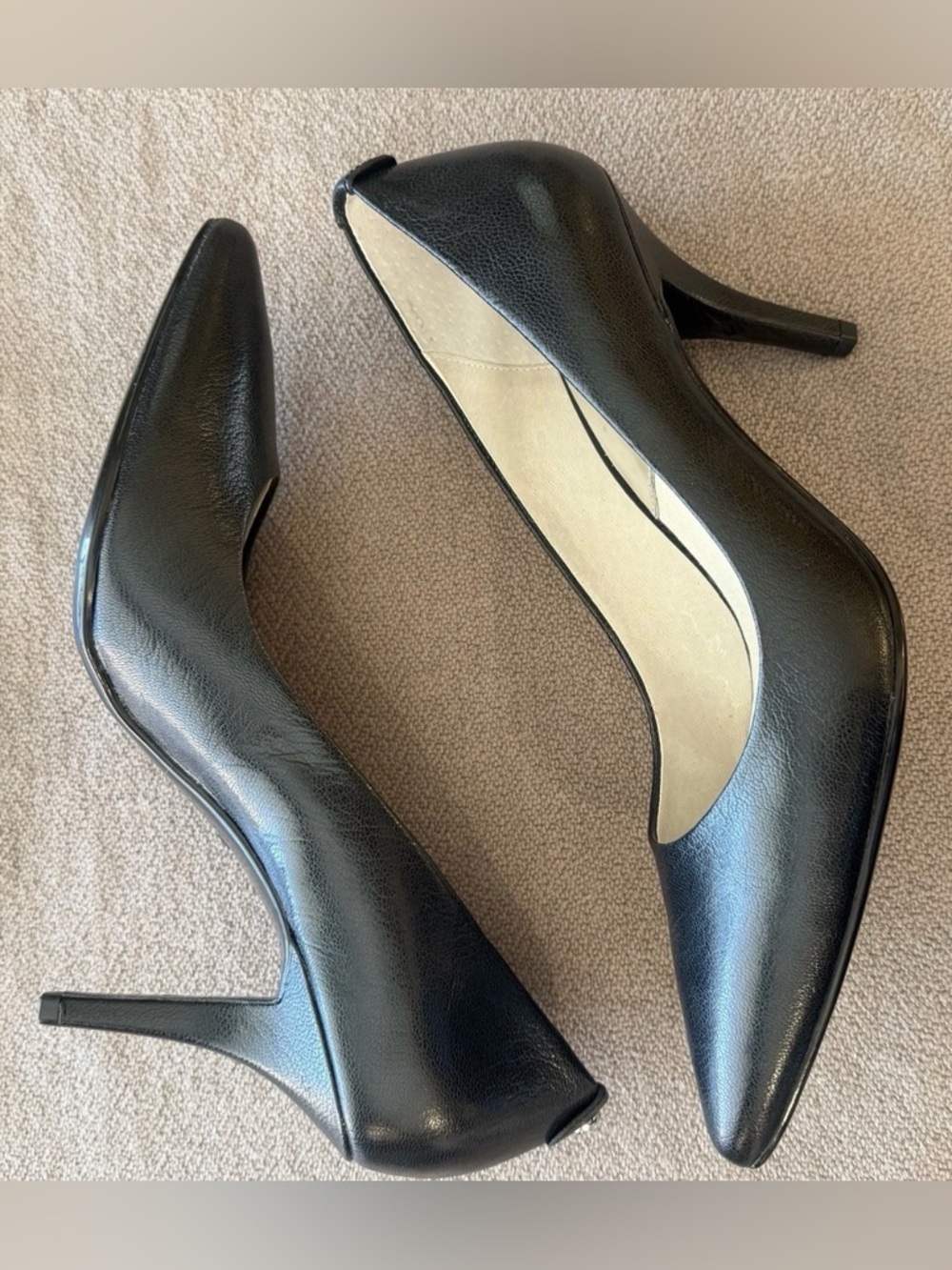 Micheal Kors Black Dorothy Heels 
Size 8M NWOT - Picture 5 of 12